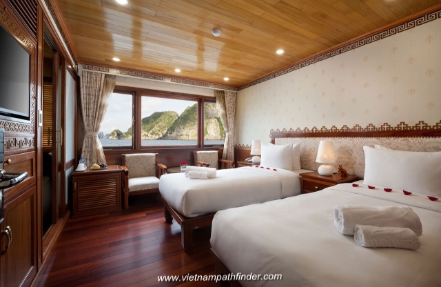 Royal wing boat cabin_executive